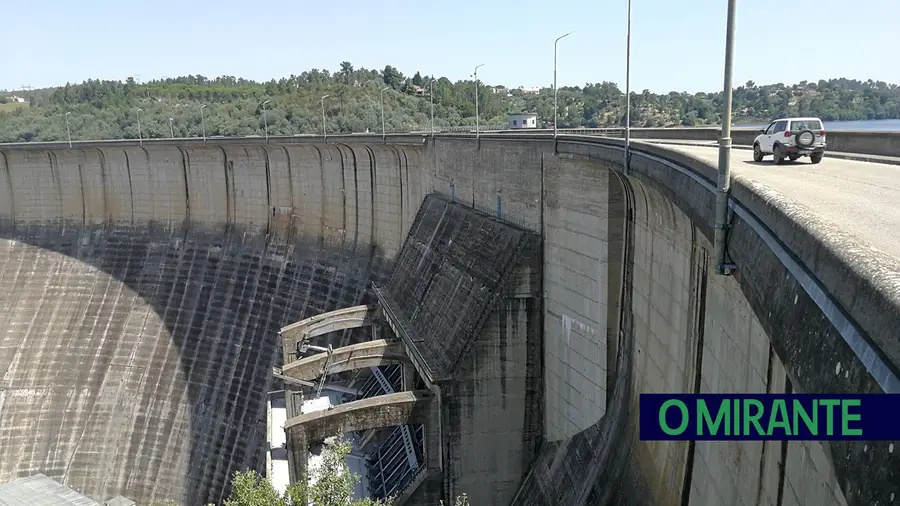 Baixo nível de água em Castelo do Bode preocupa ambientalistas, agricultores e empresários