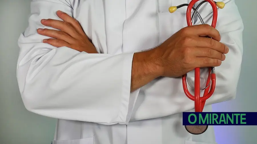 Um em cada cinco médicos e enfermeiros são migrantes