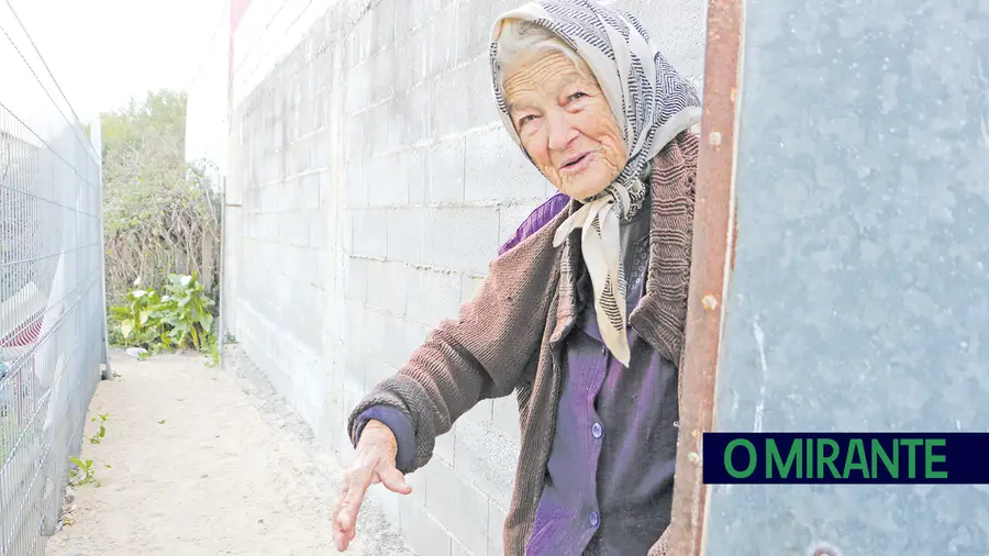 Ministério Público analisa caso de idosa que vive em condições desumanas e recusa ajuda