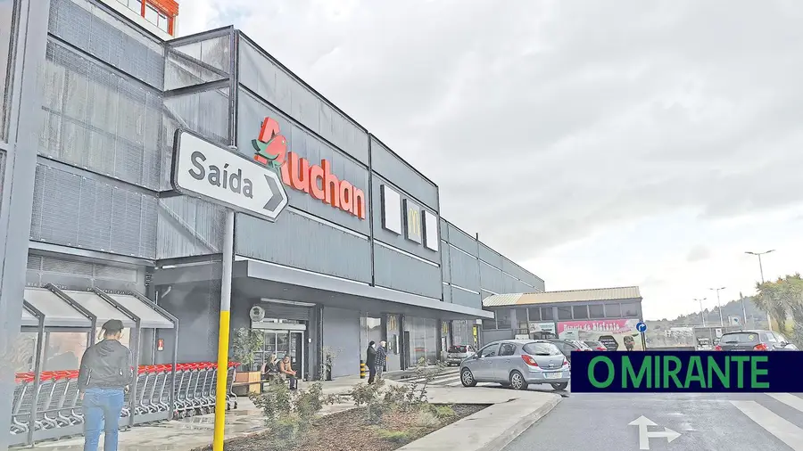 Primeira loja do cidadão a norte de Lisboa vai ser instalada no espaço Auchan de Alverca