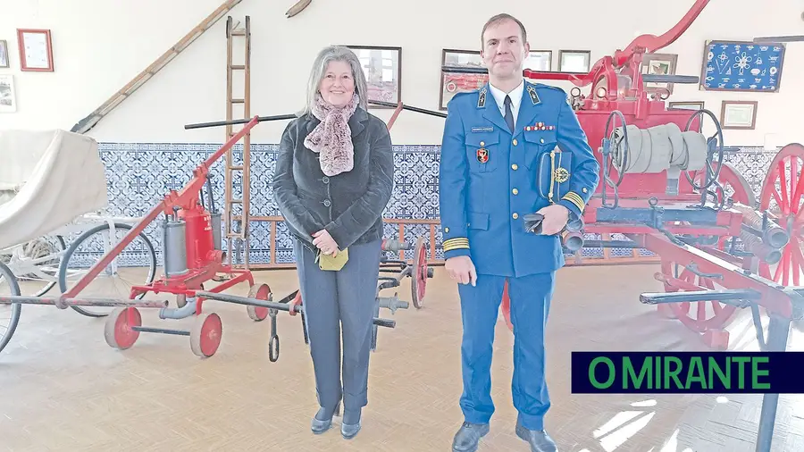 A presidente da Câmara de Tomar, Anabela Freitas, com o comandante dos Bombeiros de Tomar, Humberto Morgado