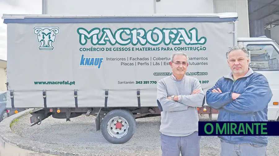 Manuel Paulo e Paulo Rodrigues são os sócios-gerentes da Macrofal que celebra este ano 27 anos de actividade – foto DR
