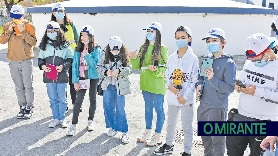 Alunos do 5º ano da Escola Febo Moniz, de Almeirim, visitaram a Central de Águas da cidade onde ficaram a saber mais sobre desperdício da água – FOTO – AR