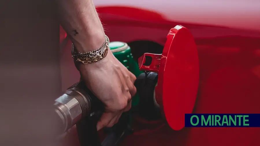 Gasóleo e gasolina com descida prevista para a próxima semana