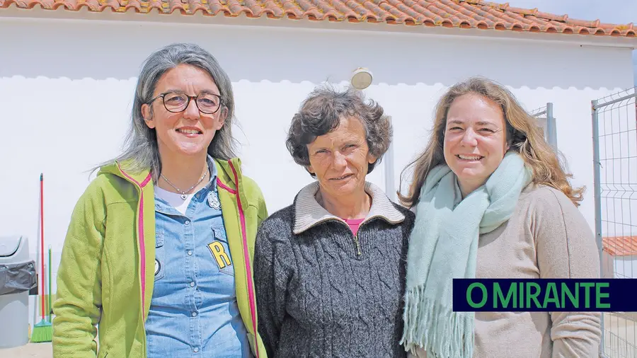 Susana Sousa e Teresa Canada são assistentes e Inês Lameiras é veterinária do Canil Municipal de Rio Maior