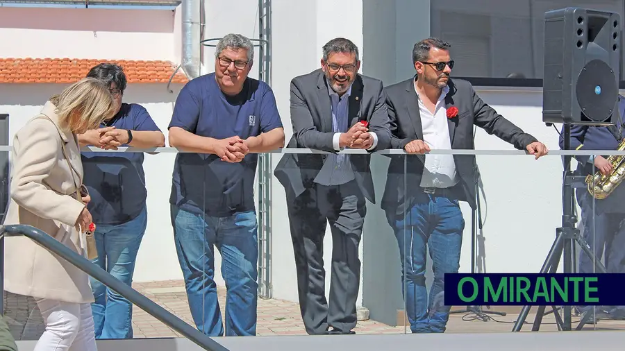 Da esquerda para a direita): João Paulo Silva, Fernando Paulo Ferreira e Cláudio Lotra presidiram à inauguração