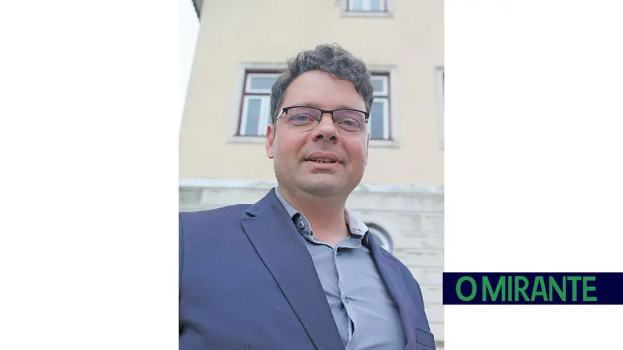 João Moutão lamenta que a maior parte das candidaturas aprovadas, para criação de mais alojamento para estudantes, tenha privilegiado os grandes centros urbanos do litoral