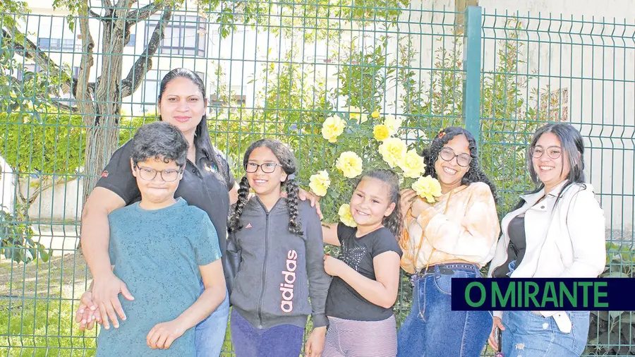Fernanda Souza com os seus cinco filhos