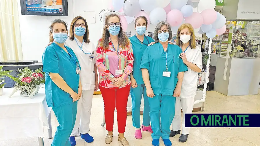 Enfermeiros especialistas em Saúde Materna e Obstétrica do Centro Hospitalar do Médio Tejo assinalaram Dia Mundial da Parteira. FOTO – CHMT