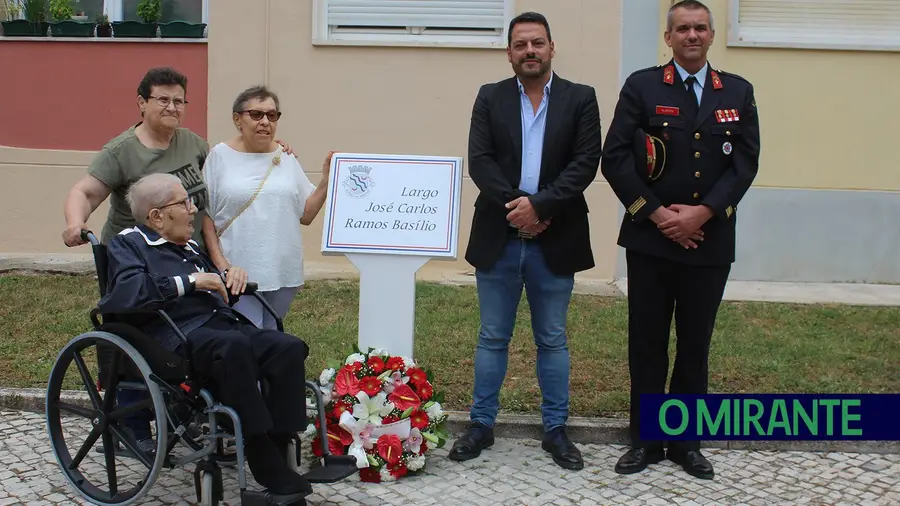 Galeria de Fotos. Alverca homenageia bombeiro que perdeu a vida nas Cheias de 67