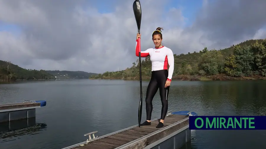 Francisca Laia com medalha de prata na Taça do Mundo de Canoagem