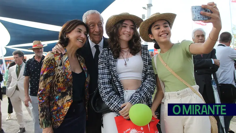 Vídeo. Galeria de Fotos. A longa e enérgica visita do Presidente da República à Feira da Agricultura