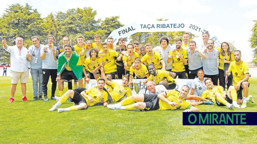 Jogadores do Fazendense fizeram a festa depois de um encontro bastante disputado e só resolvido no desempate por grandes penalidades