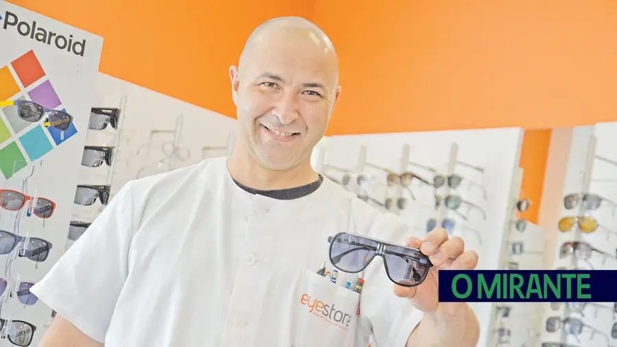 Gonçalo Inverno é um dos rostos da Eye Store, de Alhandra, que abriu portas há 14 anos