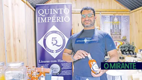 Óscar Nazaré produz o licor Quinto Império desde 2018