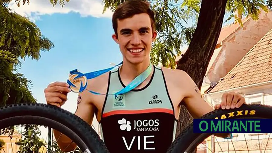 Atleta do Alhandra SC é campeão do Mundo de Triatlo Cross em sub-23