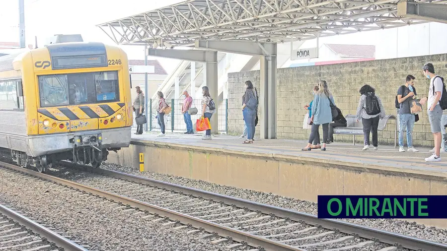 A estação da Póvoa de Santa Iria, uma das mais movimentadas da linha da Azambuja, não tem sanitários públicos a funcionar