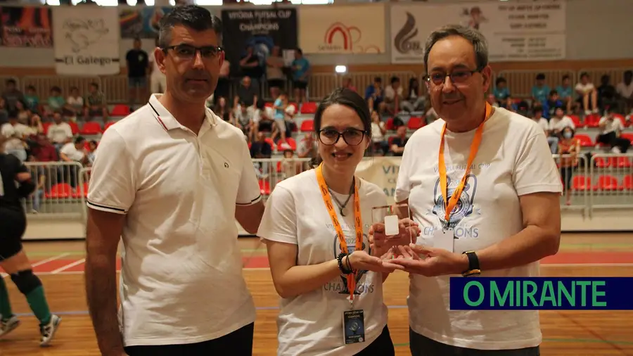 Federação distingue desportivismo de treinadora de futsal do Vitória de Santarém