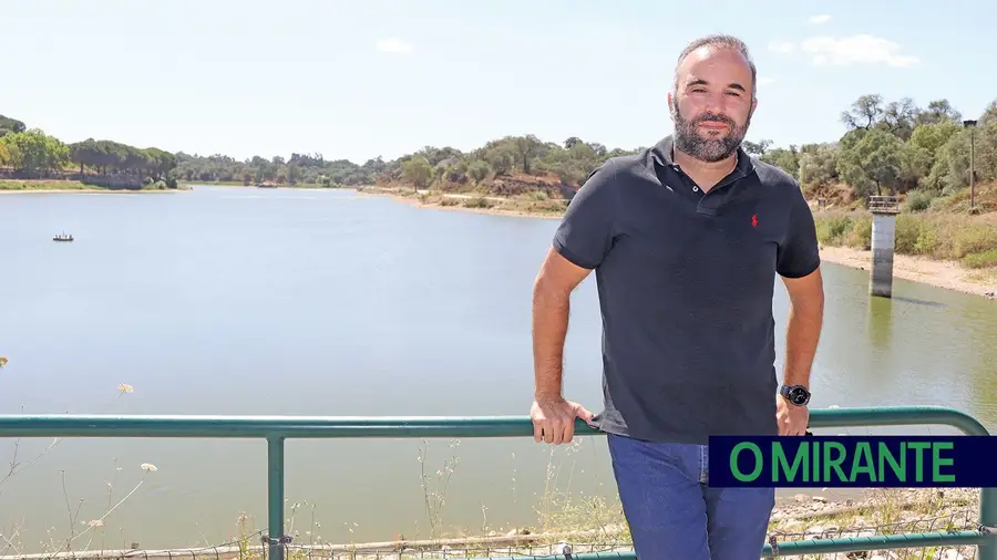 Ricardo Vaz é engenheiro civil e criou o Gabinete de Engenharia Civil e Arquitectura, em Alpiarça, onde nasceu e vive