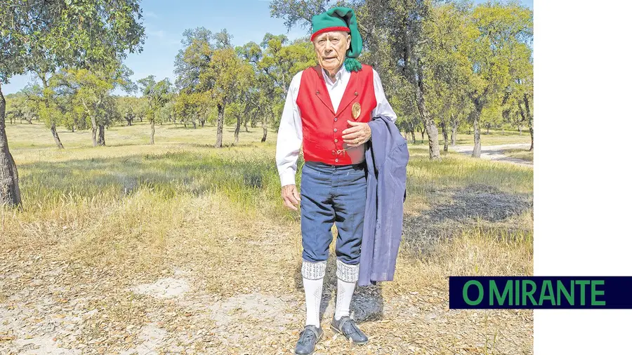 Joaquim Salvaterra é ainda hoje um exemplo de luta pela sobrevivência após resistir a um acidente vascular cerebral. FOTO CM Vila Franca de Xira