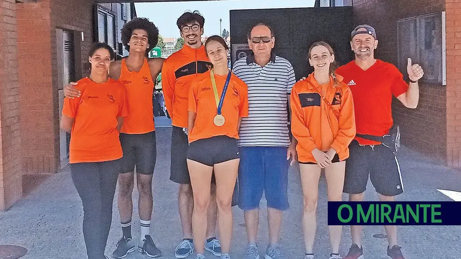 A Escola de Atletismo do Cartaxo conquistou dois títulos nacionais de juniores através dos seus atletas Margarida Patrício e Simão Alexandre. FOTO – Escola de Atletismo do Cartaxo