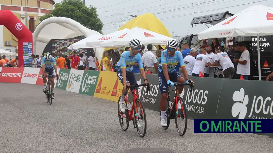 Galeria de Fotos. Vila Franca de Xira deu o tiro de partida da 1ª etapa da Volta a Portugal em bicicleta  