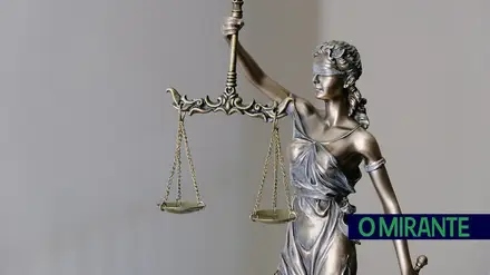 Tribunal da Relação suspende pena de prisão a condenado por violência doméstica em Vila Franca de Xira