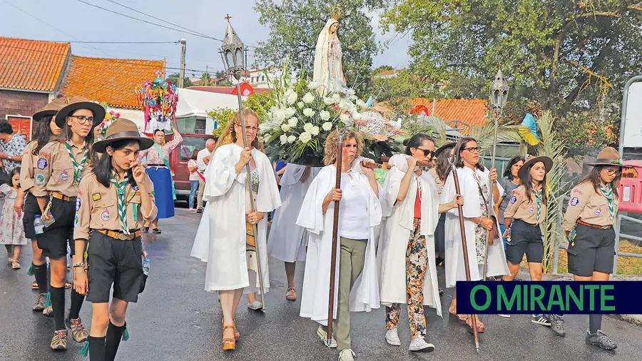 Procissão em honra da padroeira é um dos momentos altos da festa