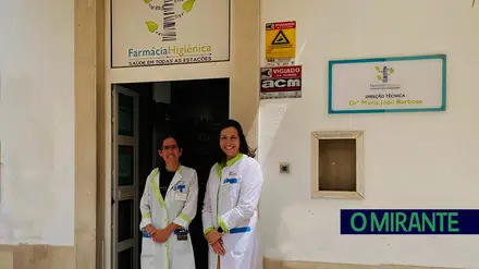 Farmacêutica Isabel Leite e diretora técnica Maria João Barbosa