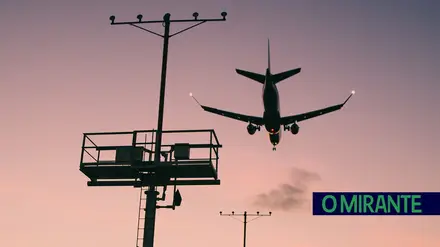 54 portugueses regressam a Portugal em voo militar vindo de Riade