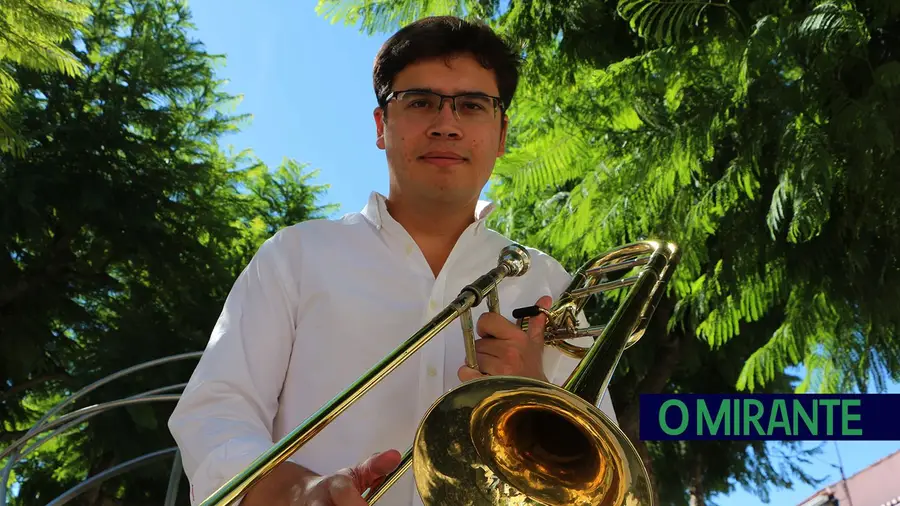 Bernardo Ferreira estuda música na Alemanha e todos os verões regressa para trabalhar