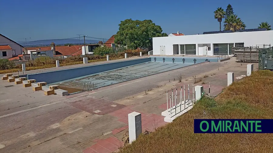 Projecto de reabilitação das piscinas, que inicialmente ia custar 350 mil euros, aumentou para mais de meio milhão