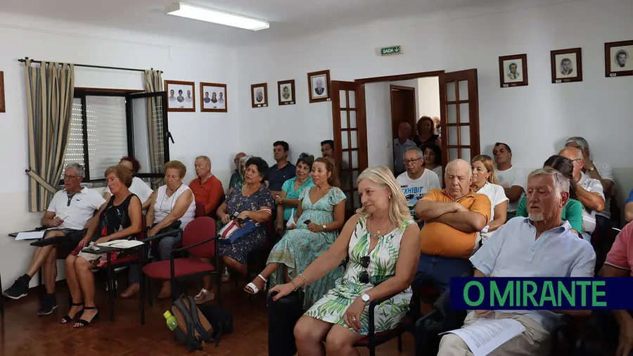 Assembleia popular no Espinheiro debateu desagregação das freguesias   