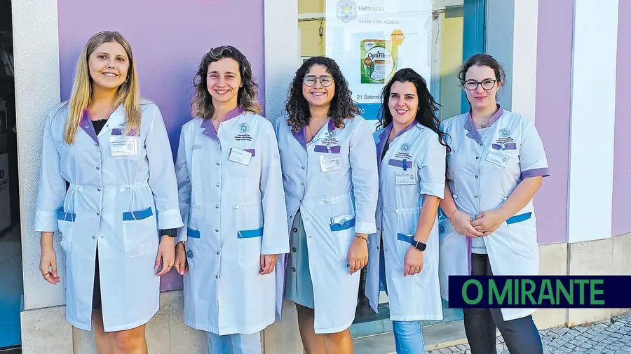 Equipa da Farmácia Central de Alhandra aposta no profissionalismo e no cuidado com os utentes. fotoDR