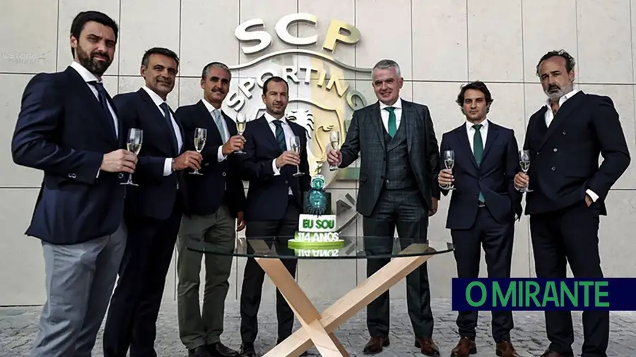 Ricardo Jorge (à esquerda de Frederico Varandas) é administrador da Filstone, um dos principais patrocinadores do Sporting Clube de Portugal. Empresa vive dificuldades financeiras e acabou de despedir mais de meia centena de trabalhadores. Foto Sporting CP