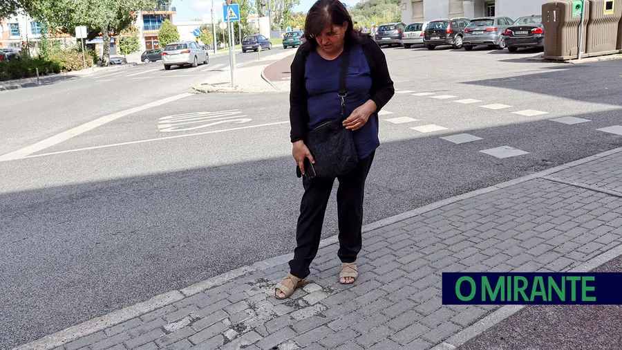 Passeio em praceta de Santarém é uma armadilha para os peões