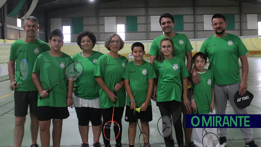 Badminton é a nova modalidade do União Desporto e Recreio de Vila Nova da Rainha, no concelho de Azambuja