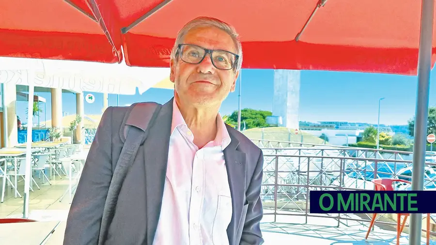 Jorge Lacão, uma das figuras mais marcantes da política em Portugal, assume que saiu da vida pública mas diz que não abdica das suas responsabilidades como cidadão