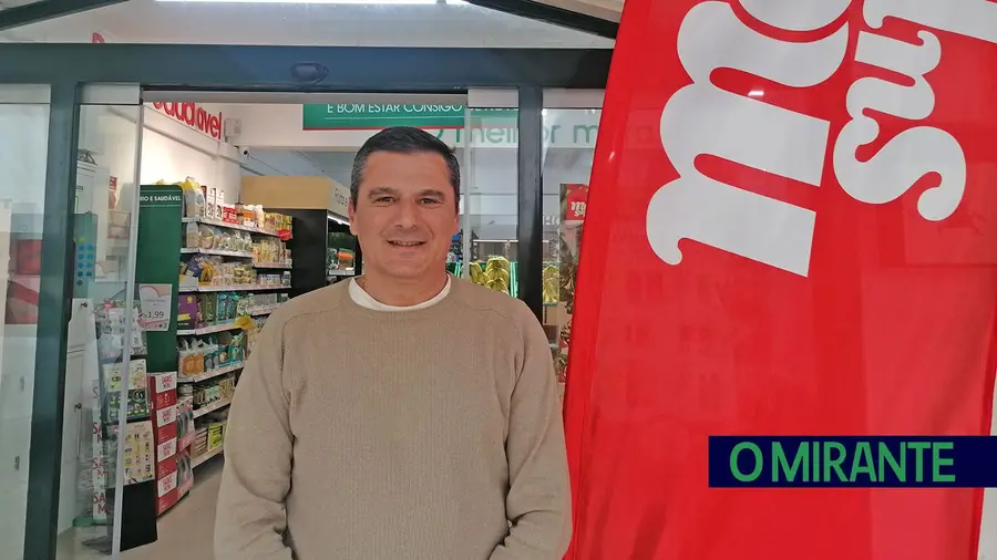 Marco Fructuoso arriscou há dois meses na abertura de um supermercado de proximidade. fotoDR