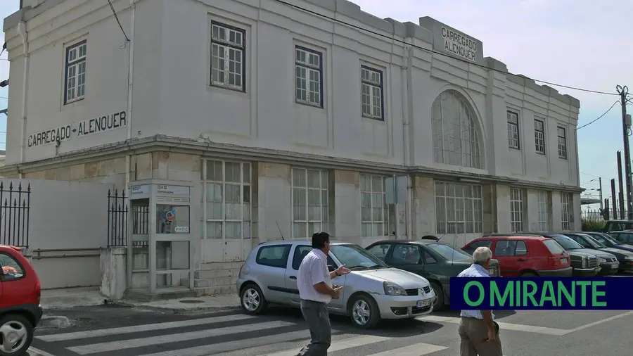 Estação da Vala do Carregado fica situada no limite norte do concelho de Vila Franca de Xira