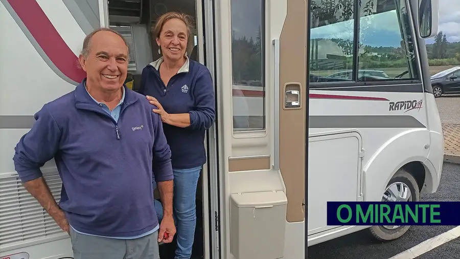 Américo e Maria Helena Fontinha estacionaram a sua auto-caravana no novo parque na Bemposta