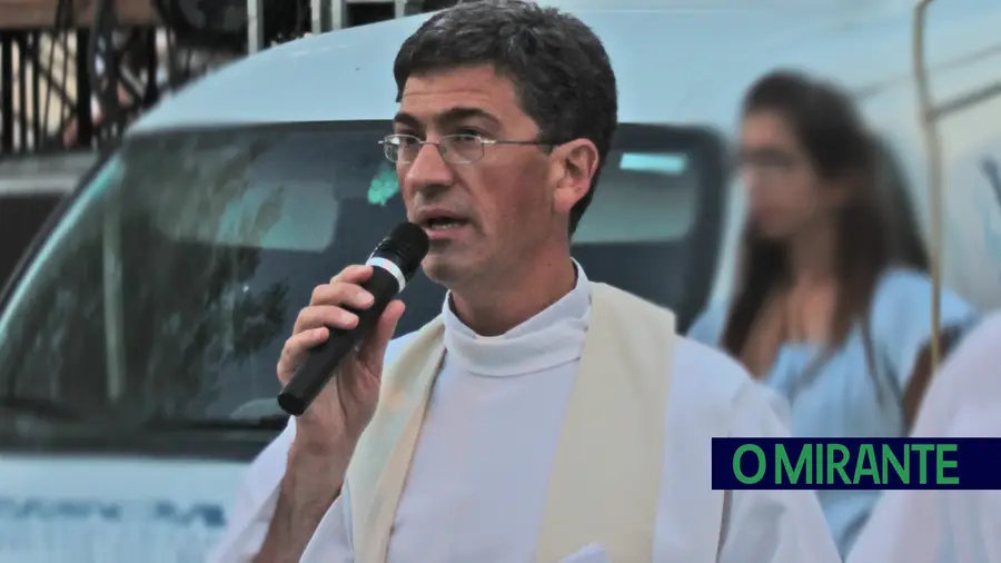 Padre Heliodoro Nuno foi afastado da paróquia em Julho, depois de se saber que teria encoberto os abusos sexuais perpetrados pelo seu afilhado de crisma