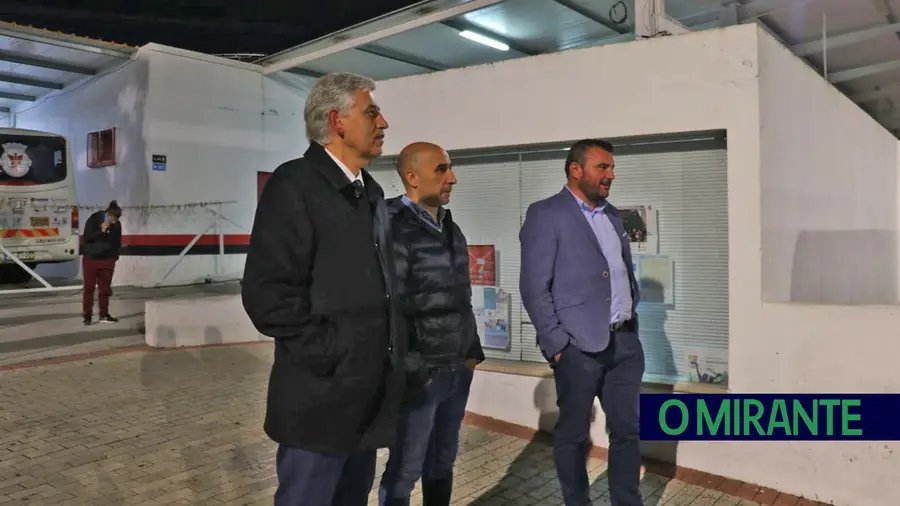 Presidente da Câmara de Ourém, Luís Albuquerque, e restante executivo PSD/CDS estão a visitar diversas associações do concelho. Foto CM Ourém