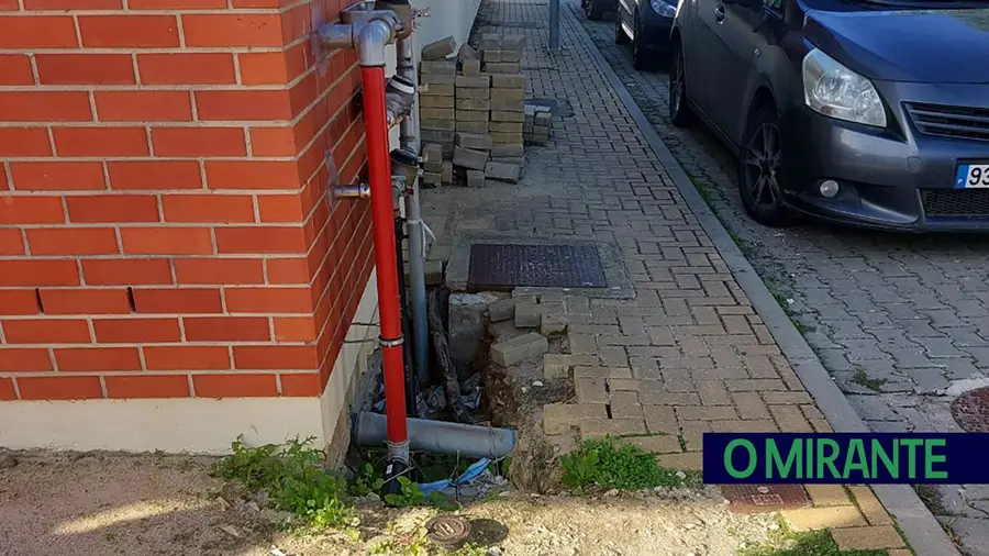 ARS exige a empreiteiro que termine trabalhos no Centro de Saúde de Samora Correia