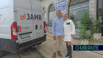 Móveis Jamb com fábrica própria e exposição e venda no Porto Alto