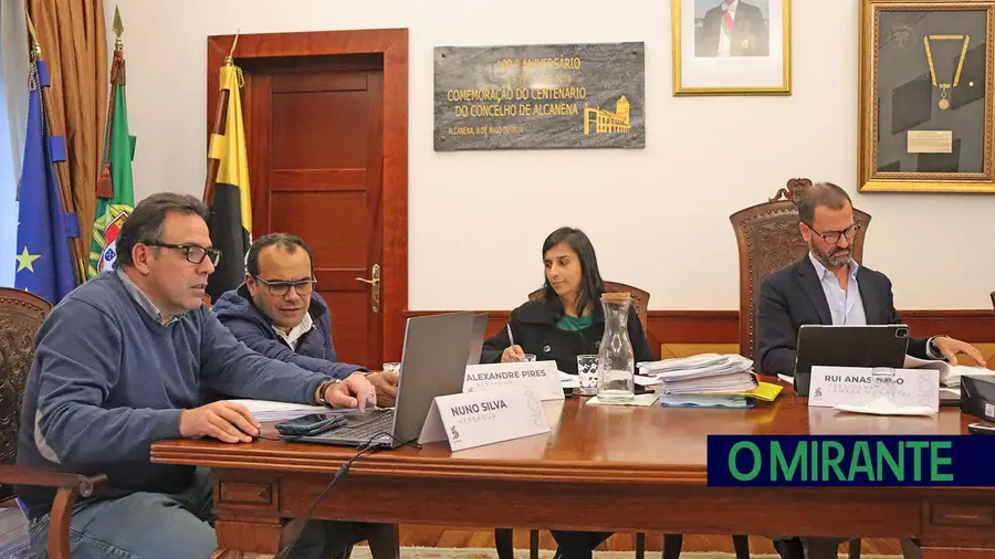 Empresas continuam a poluir ambiente em Alcanena Empresas continuam a poluir ambiente em Alcanena