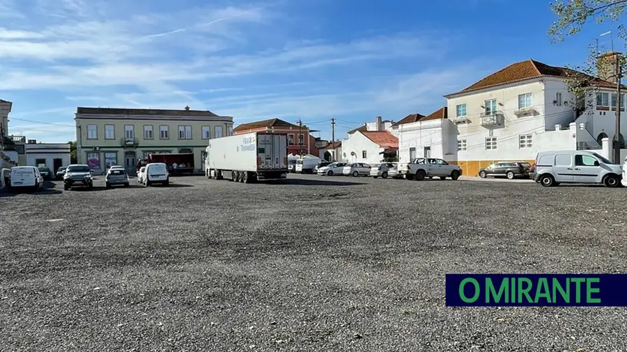 Novo parque de estacionamento público em Alcanhões Novo parque de estacionamento público em Alcanhões