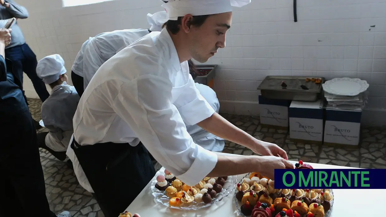 Alunos da Escola do Vale do Tejo deram outro sabor ao Galardão Empresa do Ano