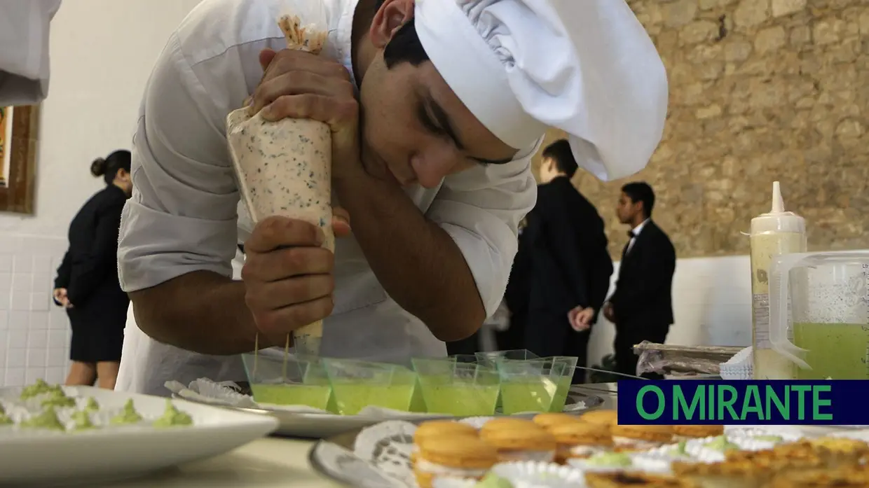 Alunos da Escola do Vale do Tejo deram outro sabor ao Galardão Empresa do Ano