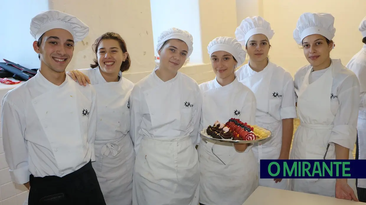 Alunos da Escola do Vale do Tejo deram outro sabor ao Galardão Empresa do Ano